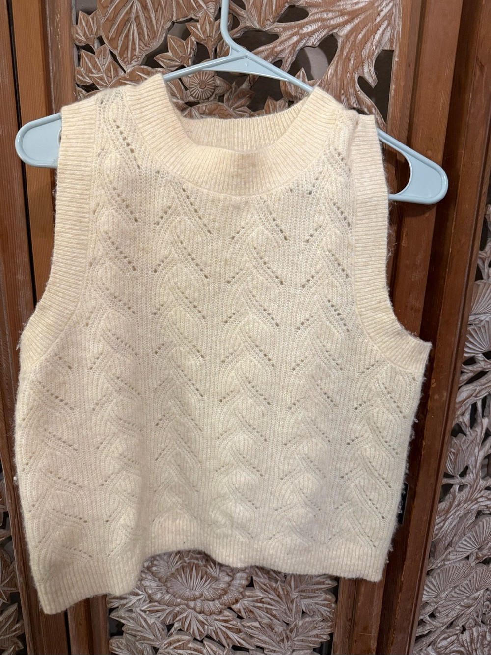 LC Lauren Conrad soft yellow Cable-Knit Sleeveless Sweater Vest